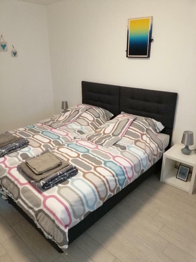 Studio Apartment Mila PUY Exterior foto
