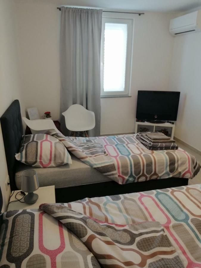 Studio Apartment Mila PUY Exterior foto