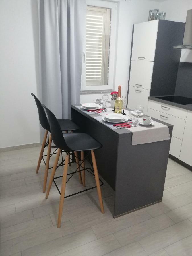 Studio Apartment Mila PUY Exterior foto